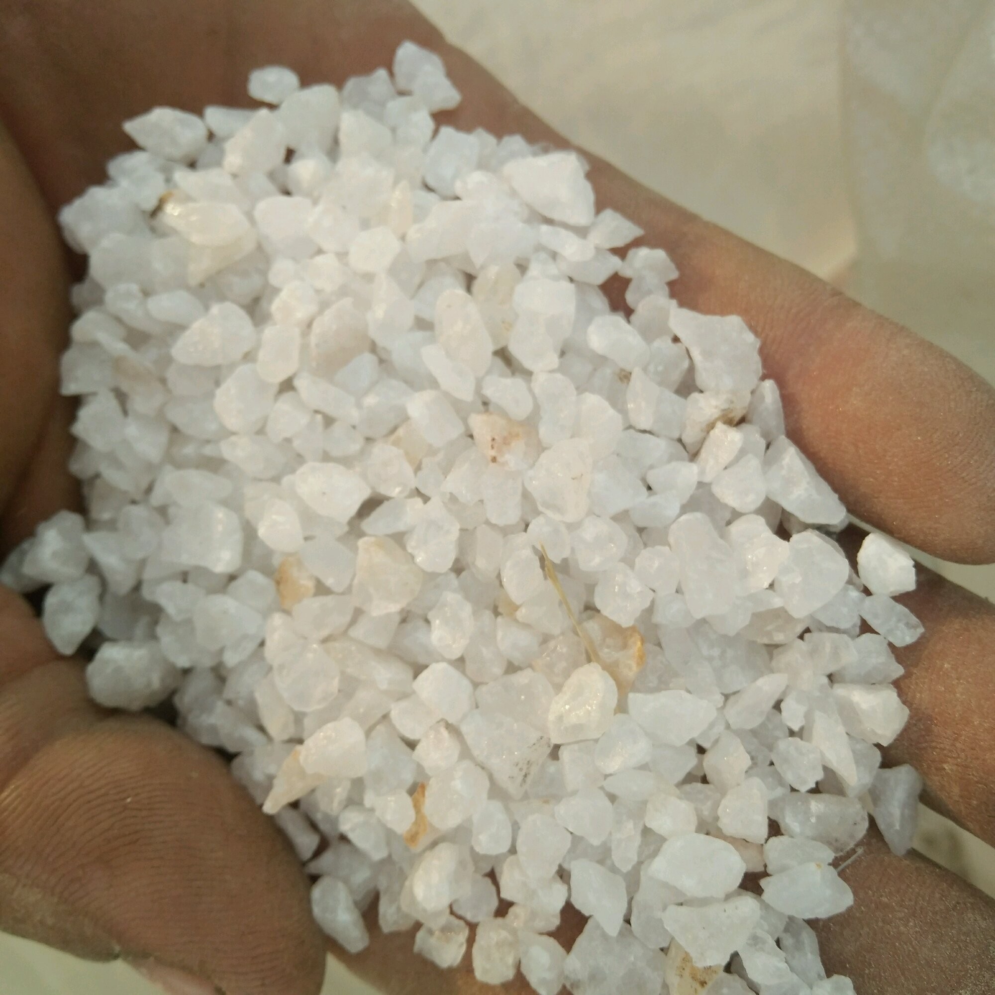 Ordinary quartz sand